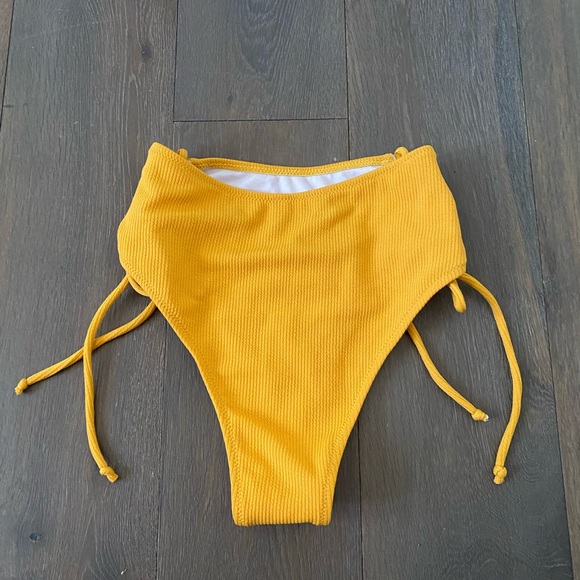 Zaful High Waisted Mustard Yellow Bikini Bottom Size Small New With Out Tags - Picture 3 of 5